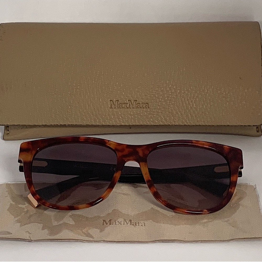 MaxMara Designer Sunglasses w Leather Case & Dust Cloth. Worn once, Tortoise